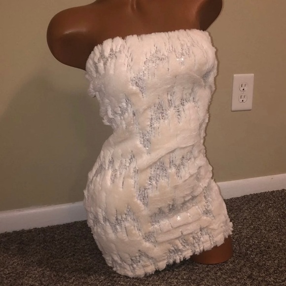 Symphony Dresses & Skirts - Symphony faux white fur dress